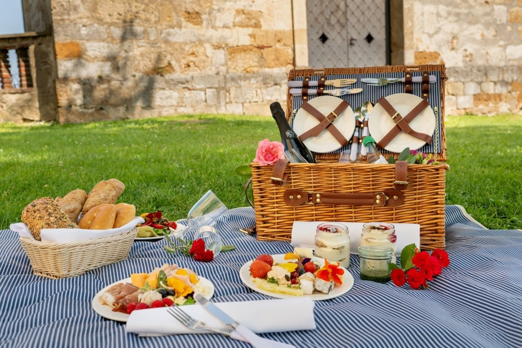 Picnic basket