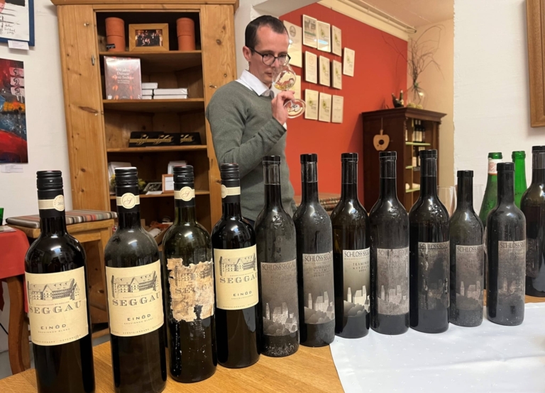 Qualified sommelier and wine consultant Karl-Friedrich Noack tasting the Seggau old wines in the Episcopal wine cellar